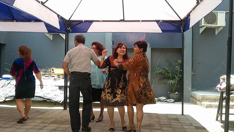 Poco-Poco Jemaat (1) GPIB Bahtera Hayat, Surabaya Poco-Poco Jemaat (1) GPIB Bahtera Hayat, Surabaya