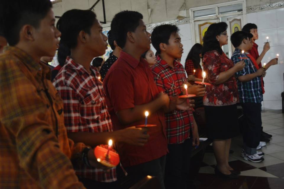 Penyalaan Lilin Natal (Christmas Celebration Pelkat PT) Penyalaan Lilin Natal (Christmas Celebration Pelkat PT)