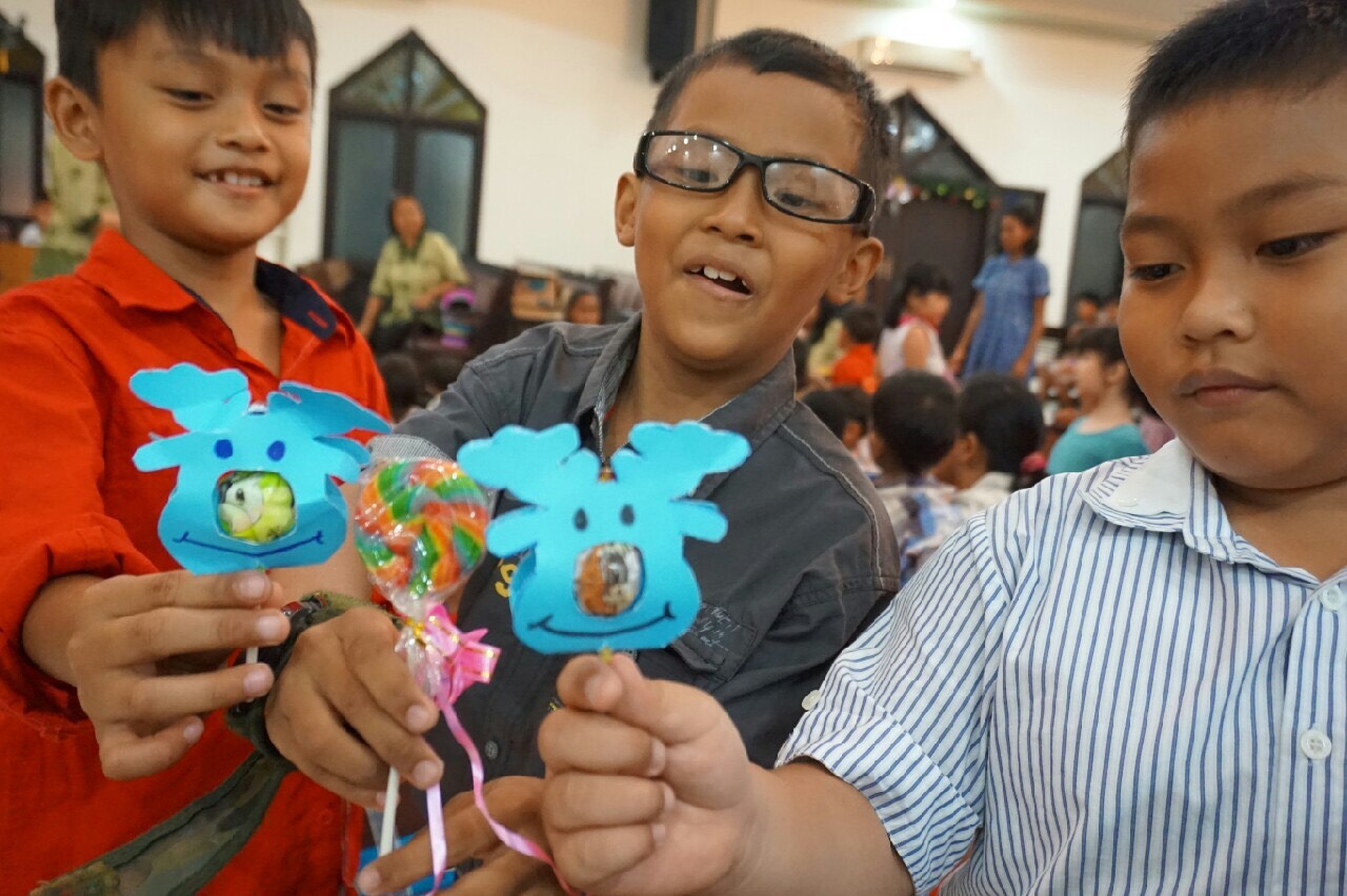 Suasana Perayaan Natal Suasana Perayaan Natal