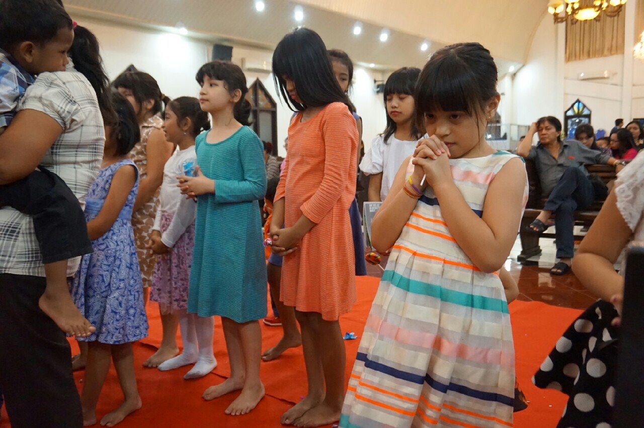 Suasana Perayaan Natal Suasana Perayaan Natal