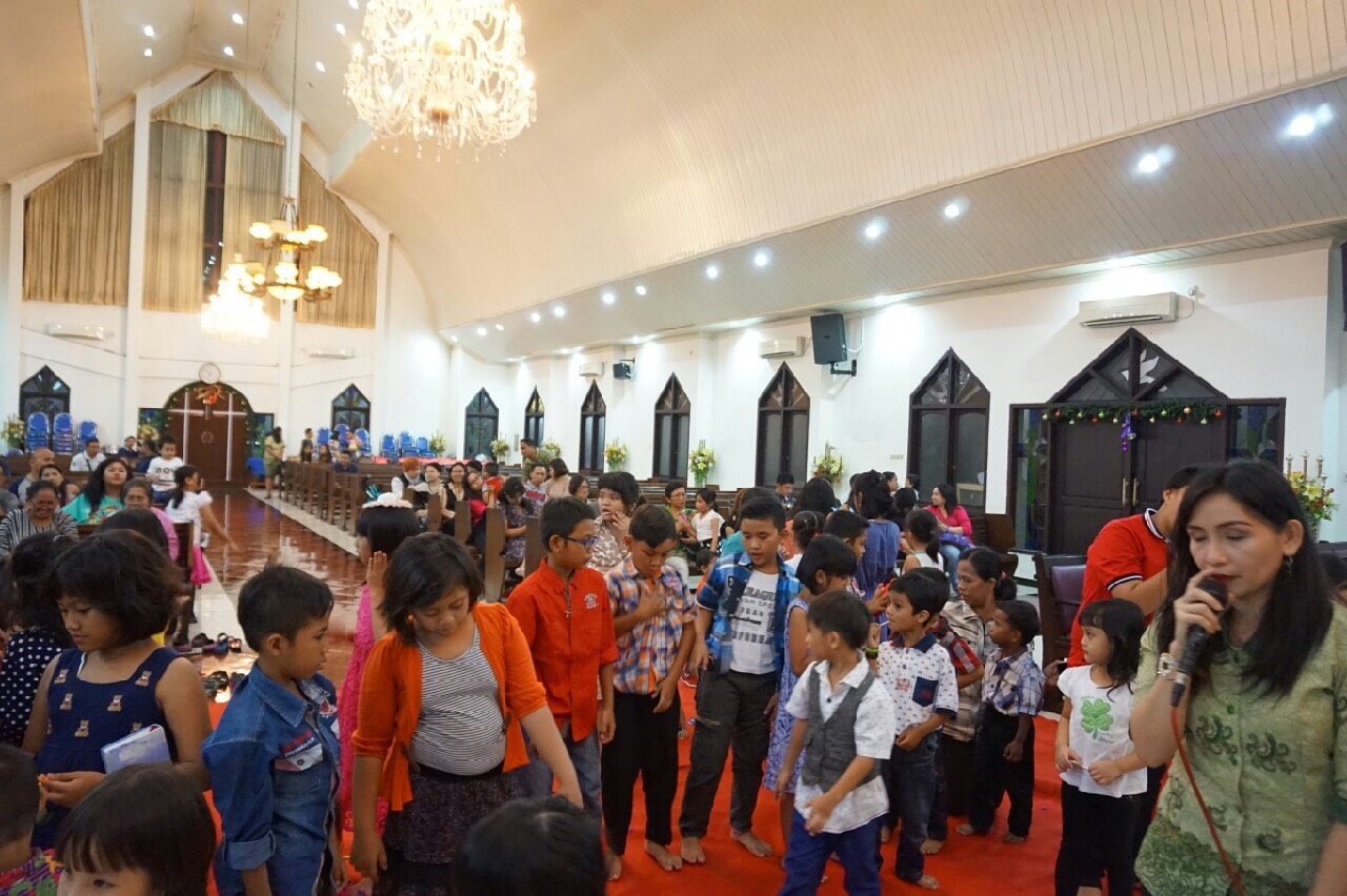 Suasana Perayaan Natal Suasana Perayaan Natal