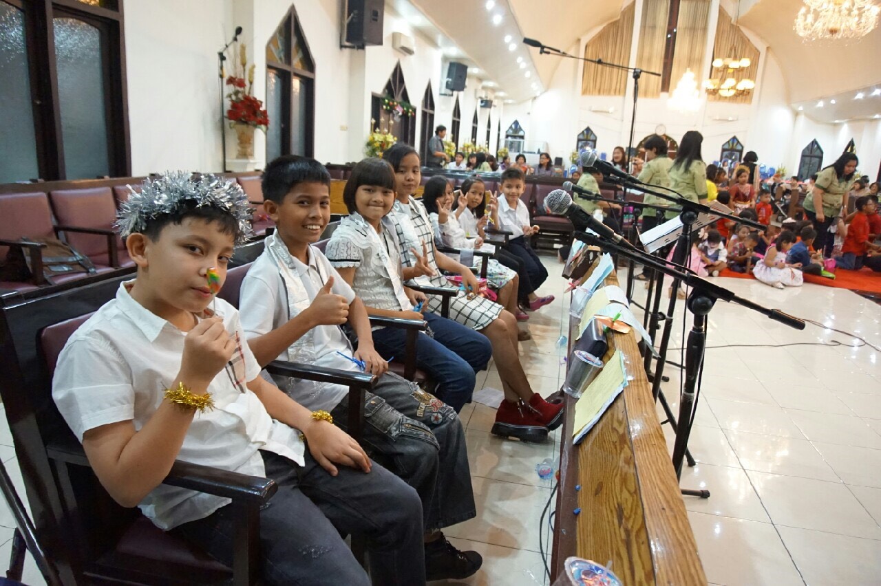 Suasana Perayaan Natal Suasana Perayaan Natal