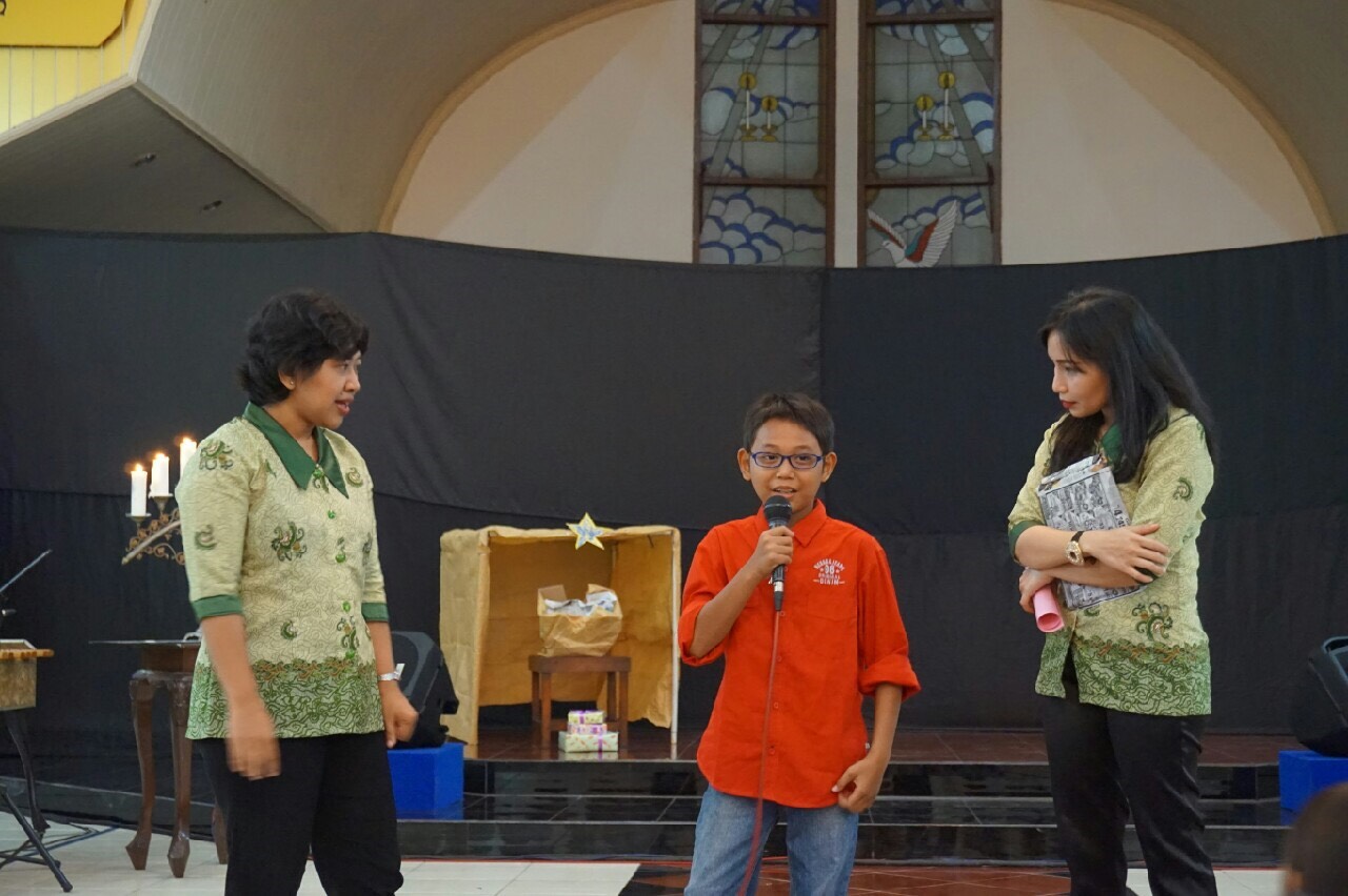 Suasana Perayaan Natal Suasana Perayaan Natal