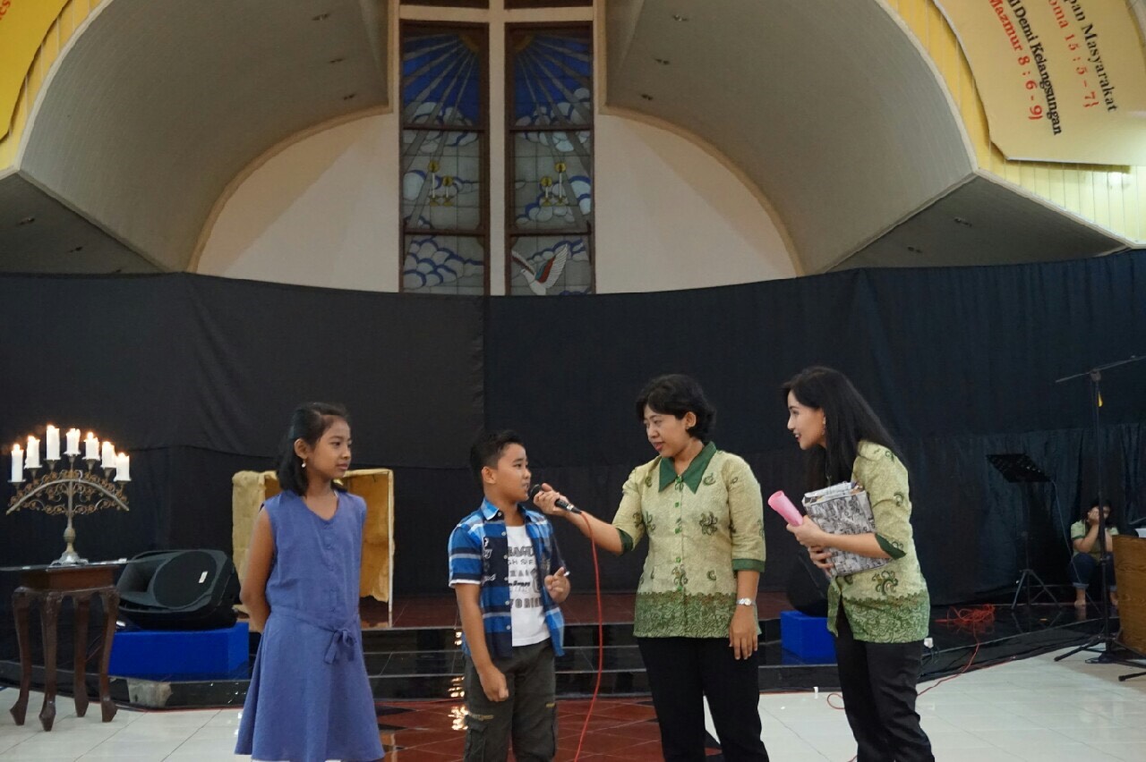 Suasana Perayaan Natal Suasana Perayaan Natal