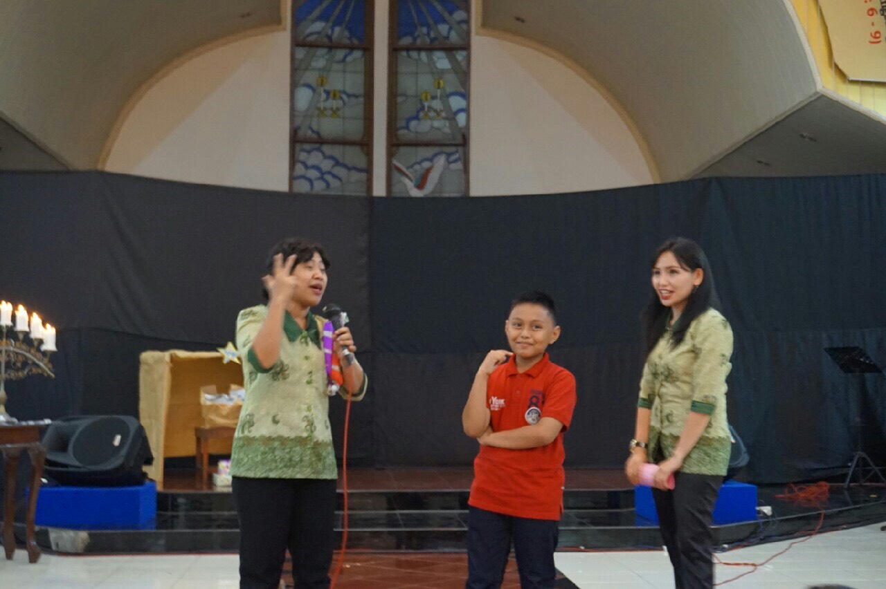 Suasana Perayaan Natal Suasana Perayaan Natal