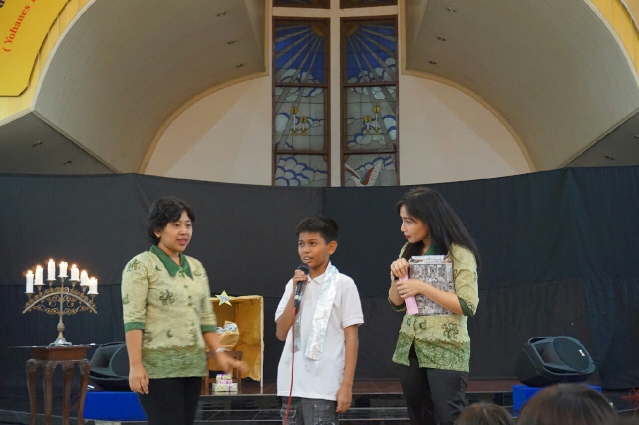 Suasana Perayaan Natal Suasana Perayaan Natal