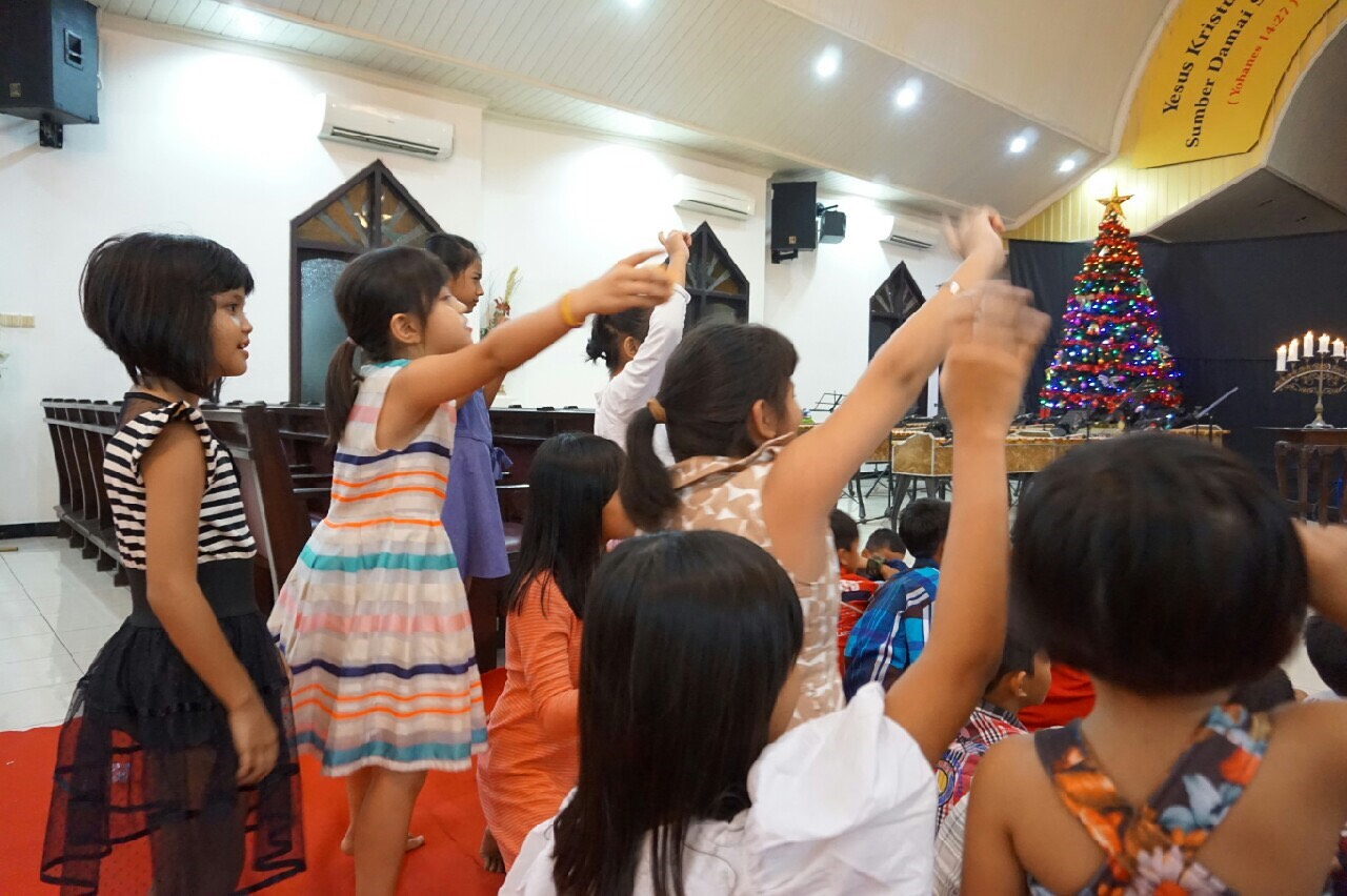 Suasana Perayaan Natal Suasana Perayaan Natal