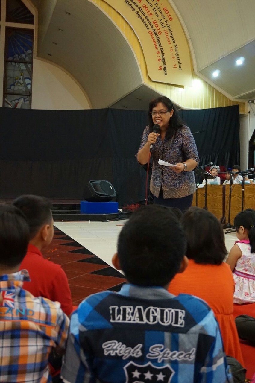 Suasana Perayaan Natal Suasana Perayaan Natal