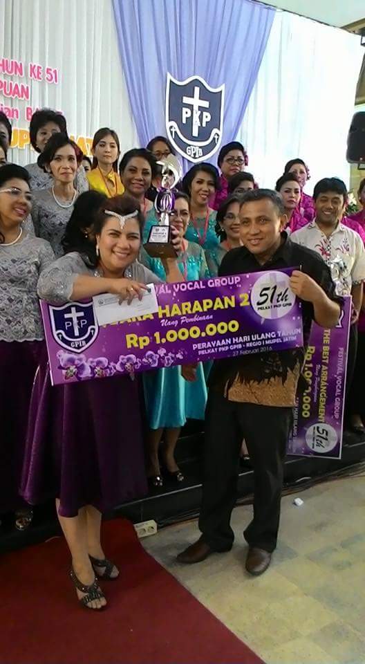 Penyerahan Piala Lomba VG Pelkat PKP Se-Mupel Jatim Penyerahan Piala Lomba VG Pelkat PKP Se-Mupel Jatim