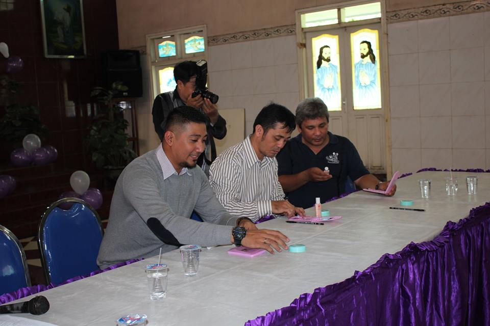 Persiapan Peserta Lomba Merias Wajah Persiapan Peserta Lomba Merias Wajah