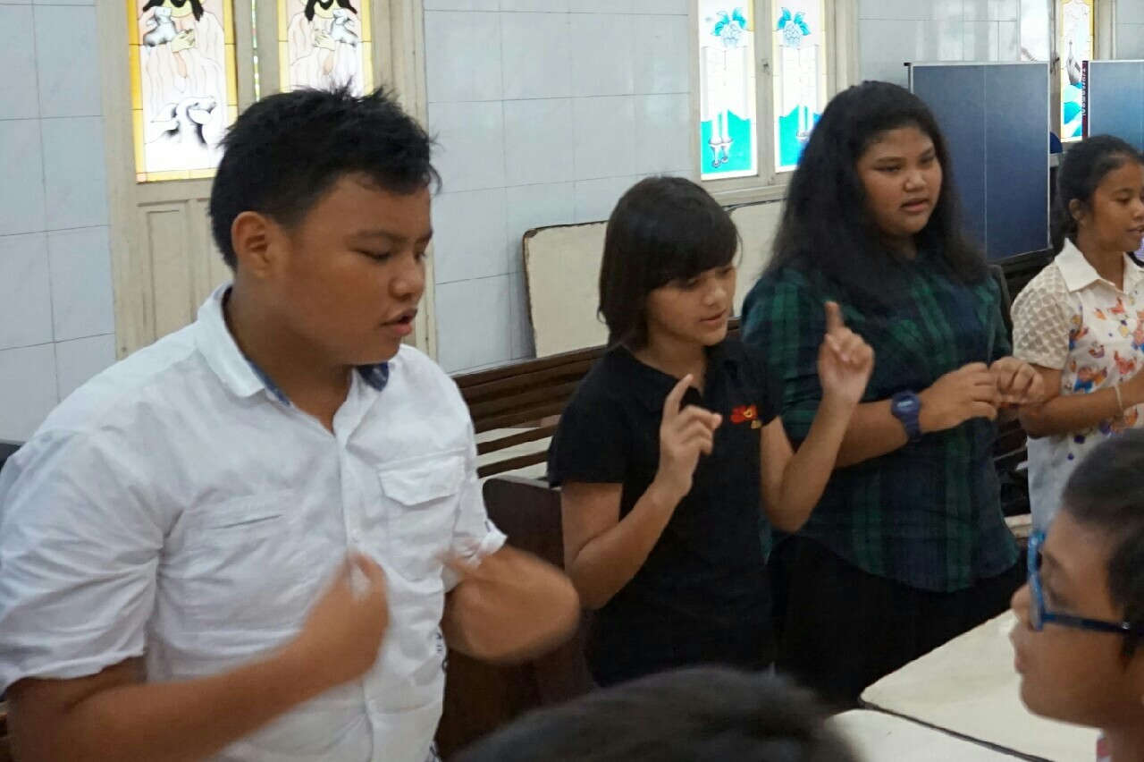 Adik-Adik PA Bernyanyi Bersama Adik-Adik PA Bernyanyi Bersama
