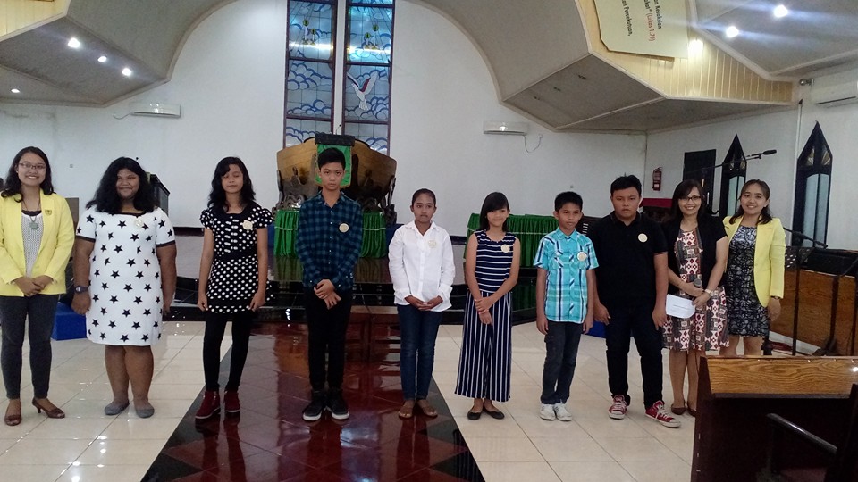Foto Bersama Dengan Adik-Adik Layan Baru Pelkat PT Bahtera Hayat Surabaya Foto Bersama Dengan Adik-Adik Layan Baru Pelkat PT Bahtera Hayat Surabaya