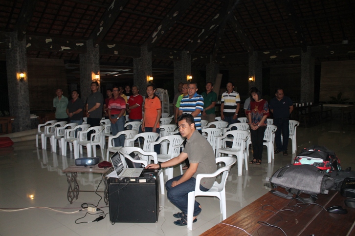 Suasana Ibadah Pembukaan Retreat PKB Suasana Ibadah Pembukaan Retreat PKB