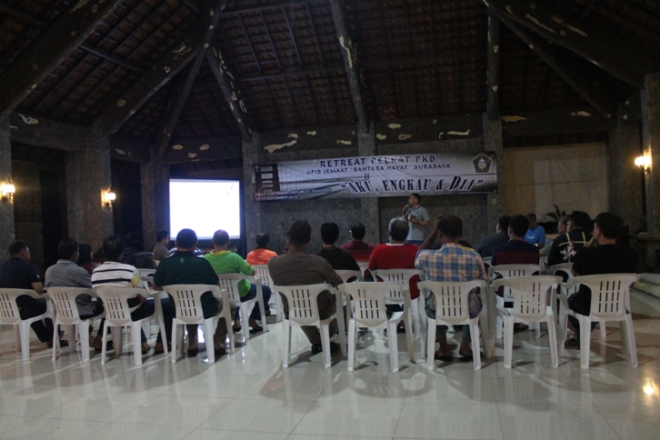Suasana Ibadah Pembukaan Retreat PKB Suasana Ibadah Pembukaan Retreat PKB