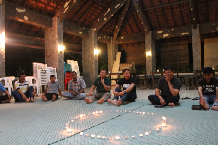 Suasana Malam Kontemplasi Suasana Malam Kontemplasi