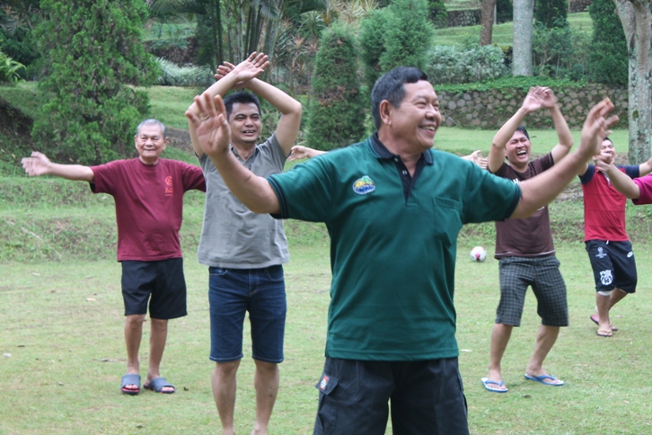 Olahraga Pagi (dpo: Pnt. Steny Luntungan) Olahraga Pagi (dpo: Pnt. Steny Luntungan)