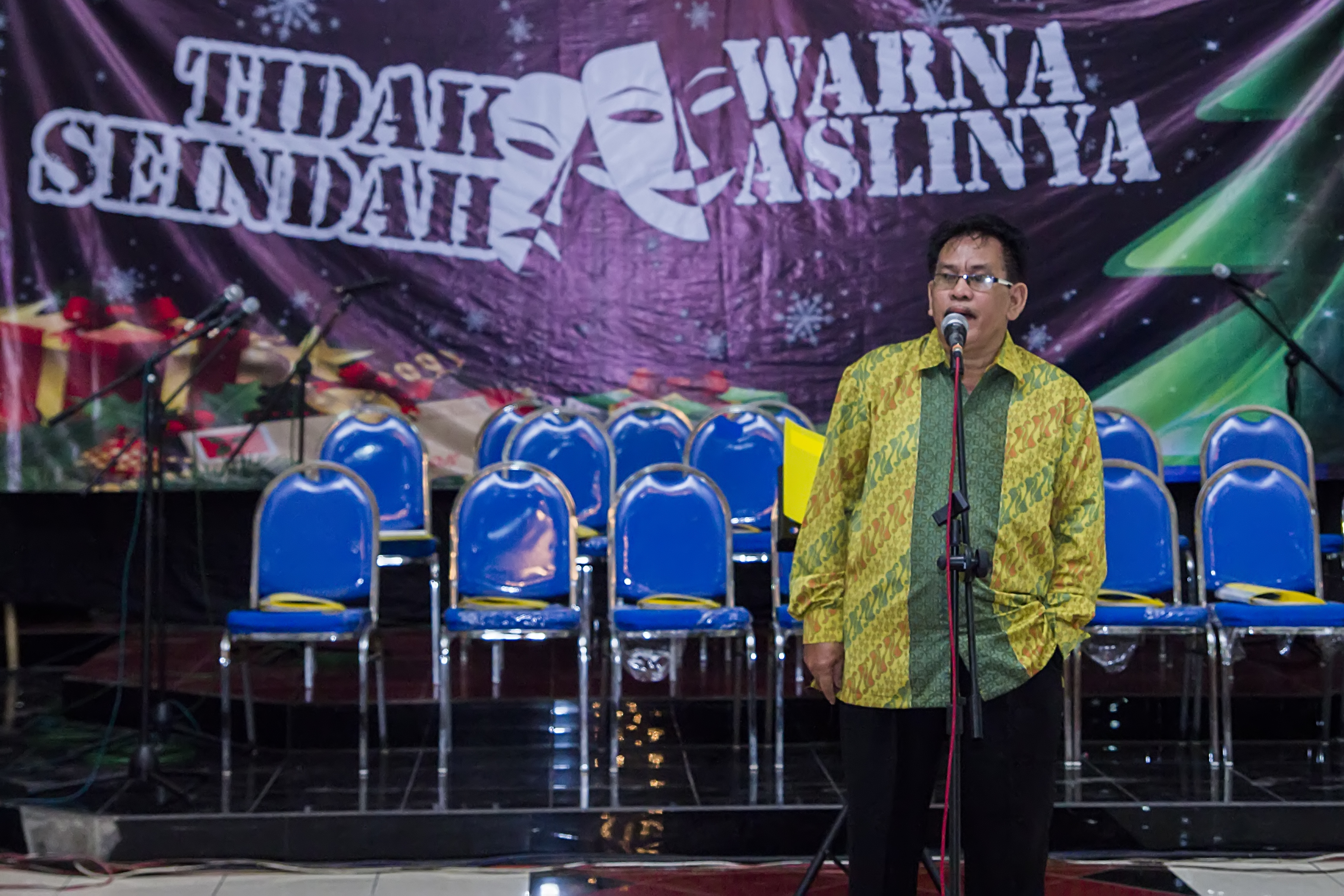 Sambutan Ketua Panitia Natal Jemaat 2016 (Dkn. Bpk. Fertje Manderos) Sambutan Ketua Panitia Natal Jemaat 2016 (Dkn. Bpk. Fertje Manderos)