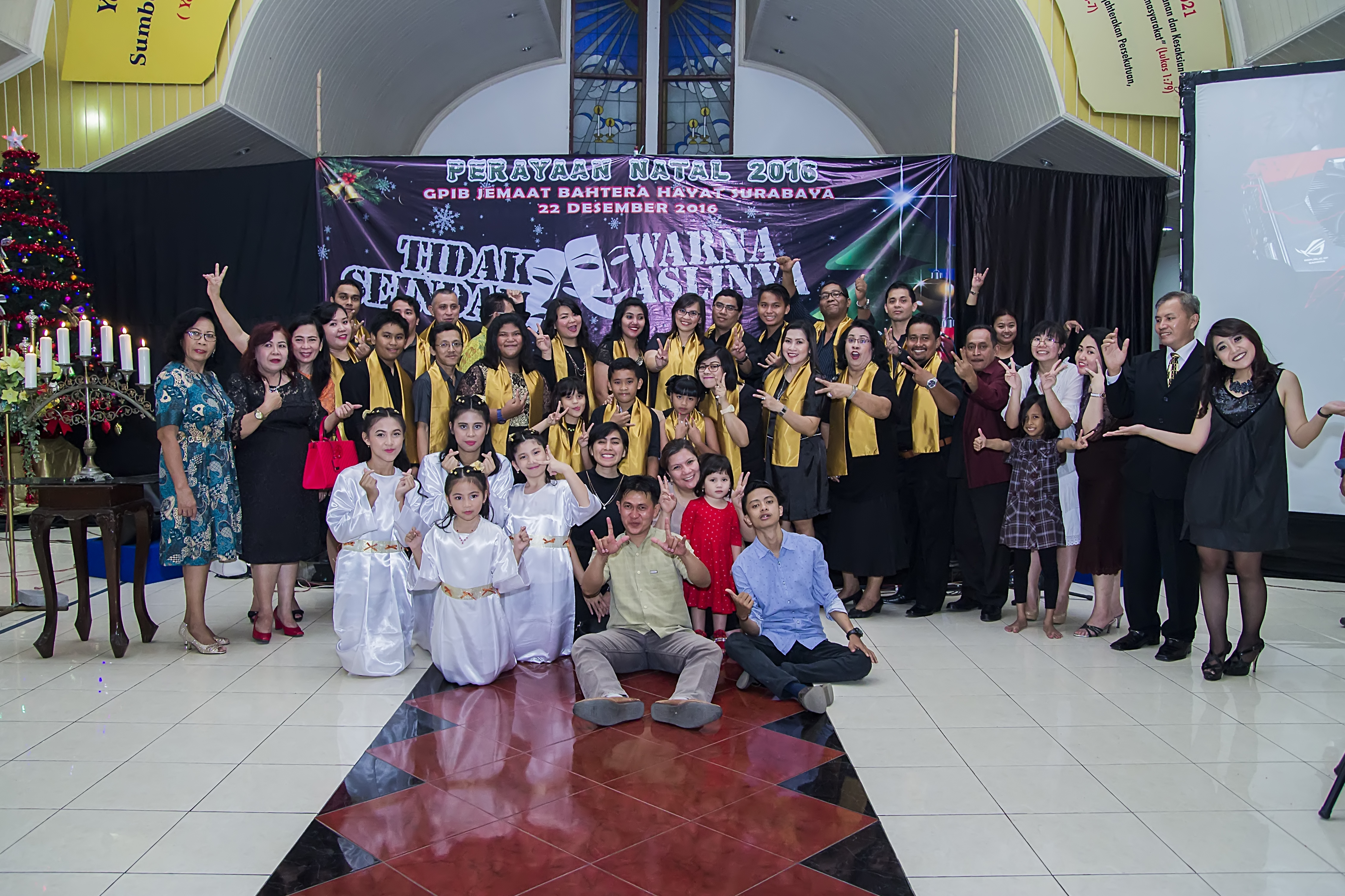 Foto Bersama Sebelum Pulang Foto Bersama Sebelum Pulang
