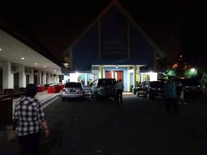 Gedung Serba Guna GPIB Bahtera Hayat Surabaya (Tampak Depan) Gedung Serba Guna GPIB Bahtera Hayat Surabaya (Tampak Depan)