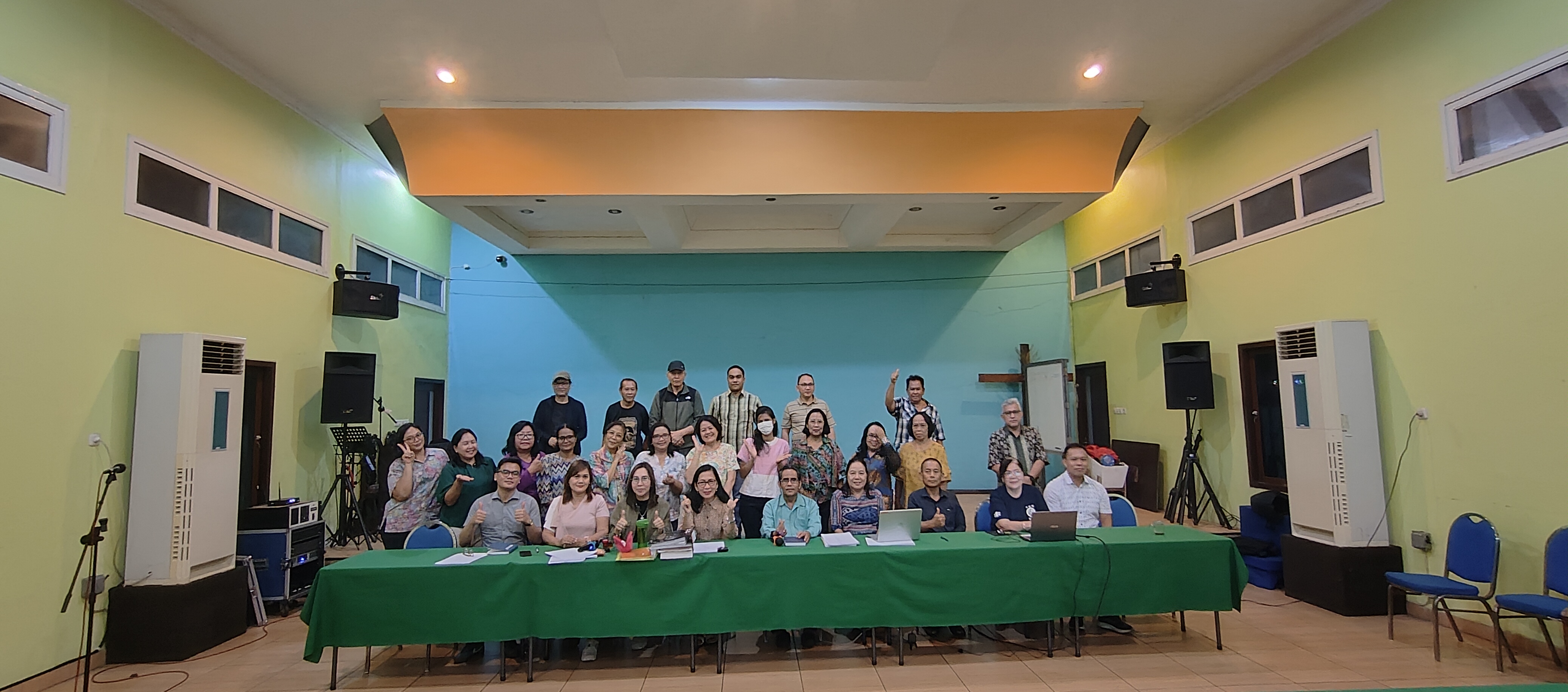 Foto Bersama Presbiter GPIB Bahtera Hayat Surabaya Foto Bersama Presbiter GPIB Bahtera Hayat Surabaya